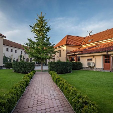 Chateau Krakovany Exterior foto
